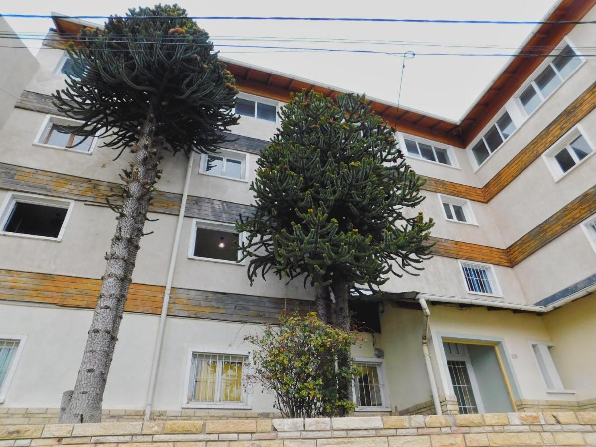 Hostel Arrayan Bariloche ภายนอก รูปภาพ